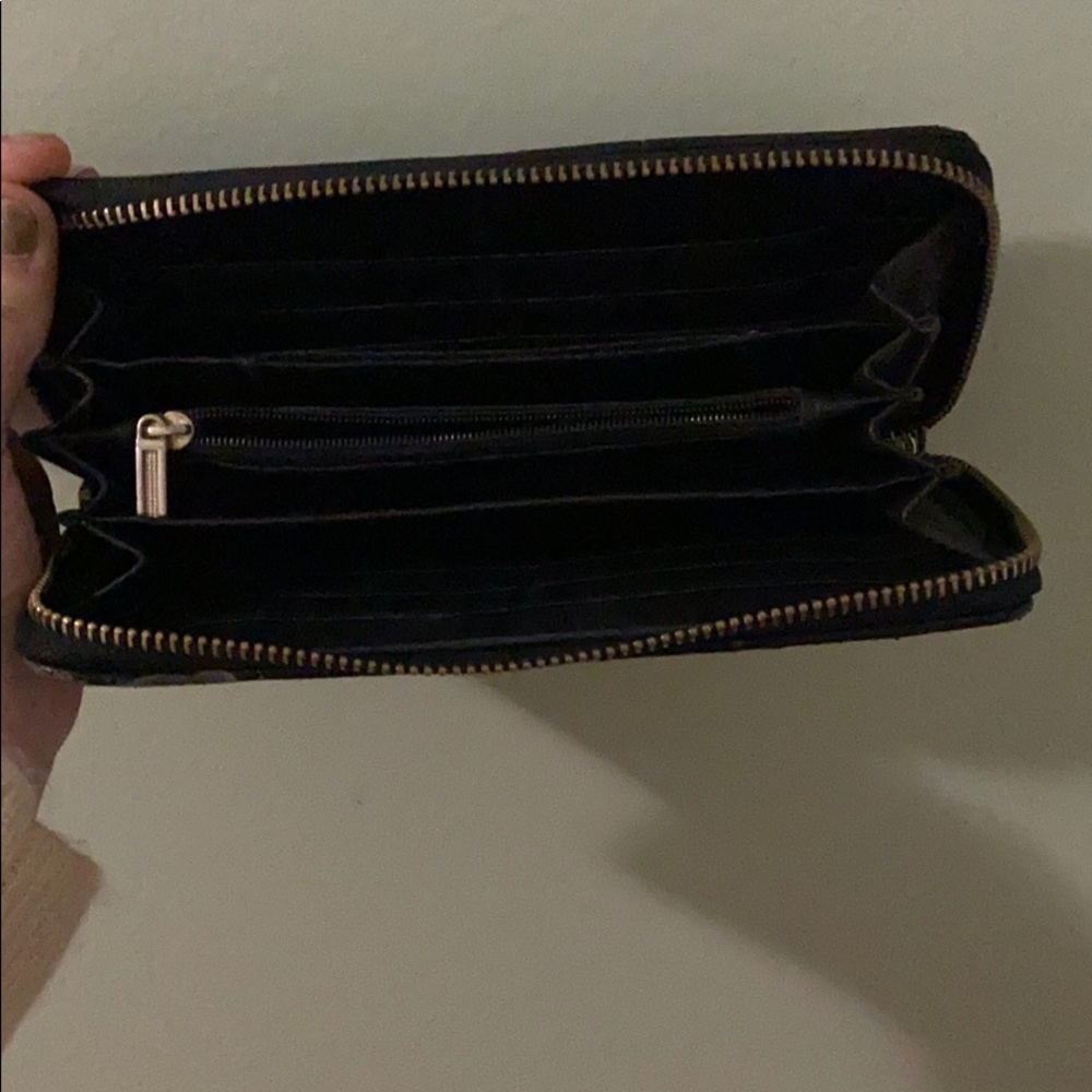 Wallet - Picture 2 of 3